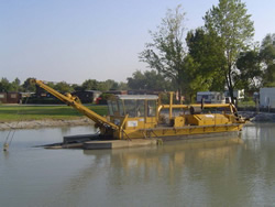 Entschlammung des Hafens - Bagger